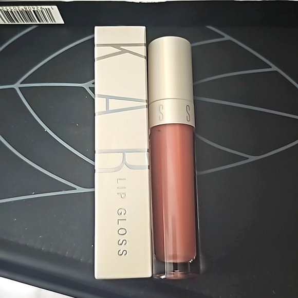 *HP* KAB Cosmetics in Shade "Tangled" - Picture 5 of 5